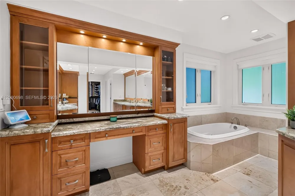 6915 SW 101st St Pinecrest, FL 33156