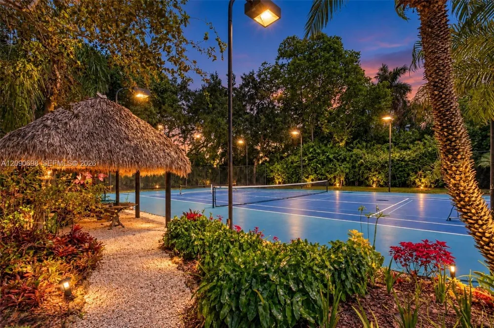 6915 SW 101st St Pinecrest, FL 33156