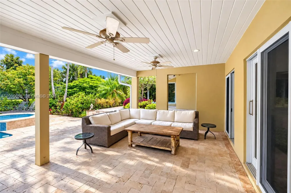 6915 SW 101st St Pinecrest, FL 33156