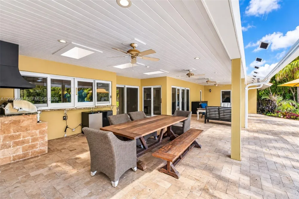 6915 SW 101st St Pinecrest, FL 33156