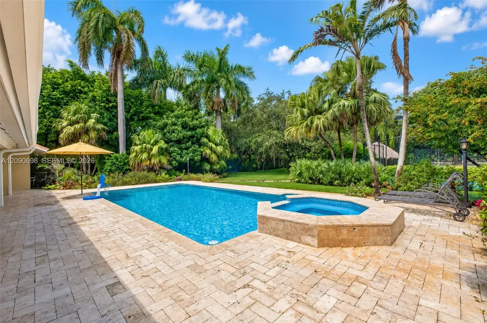 6915 SW 101st St Pinecrest, FL 33156