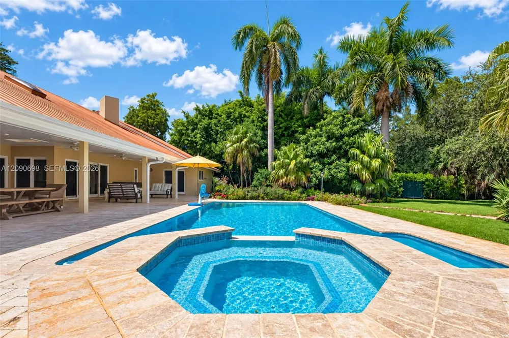 6915 SW 101st St Pinecrest, FL 33156