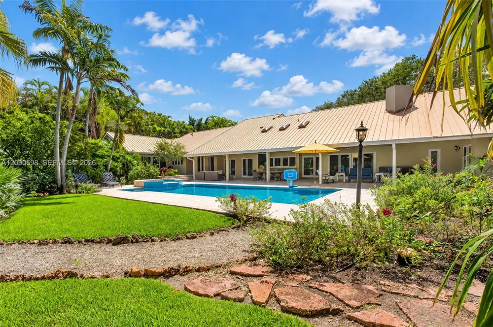 6915 SW 101st St Pinecrest, FL 33156