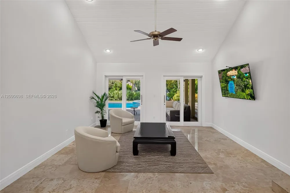 6915 SW 101st St Pinecrest, FL 33156