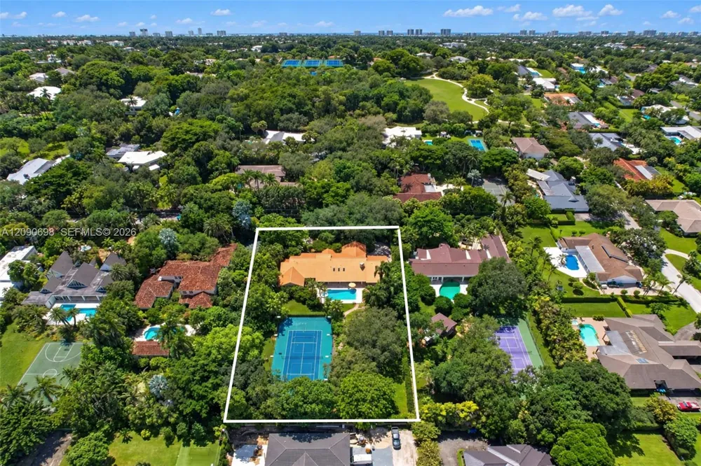 6915 SW 101st St Pinecrest, FL 33156