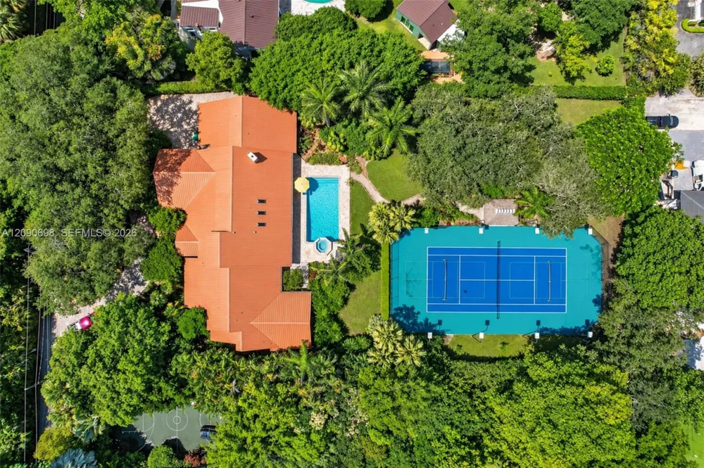 6915 SW 101st St Pinecrest, FL 33156