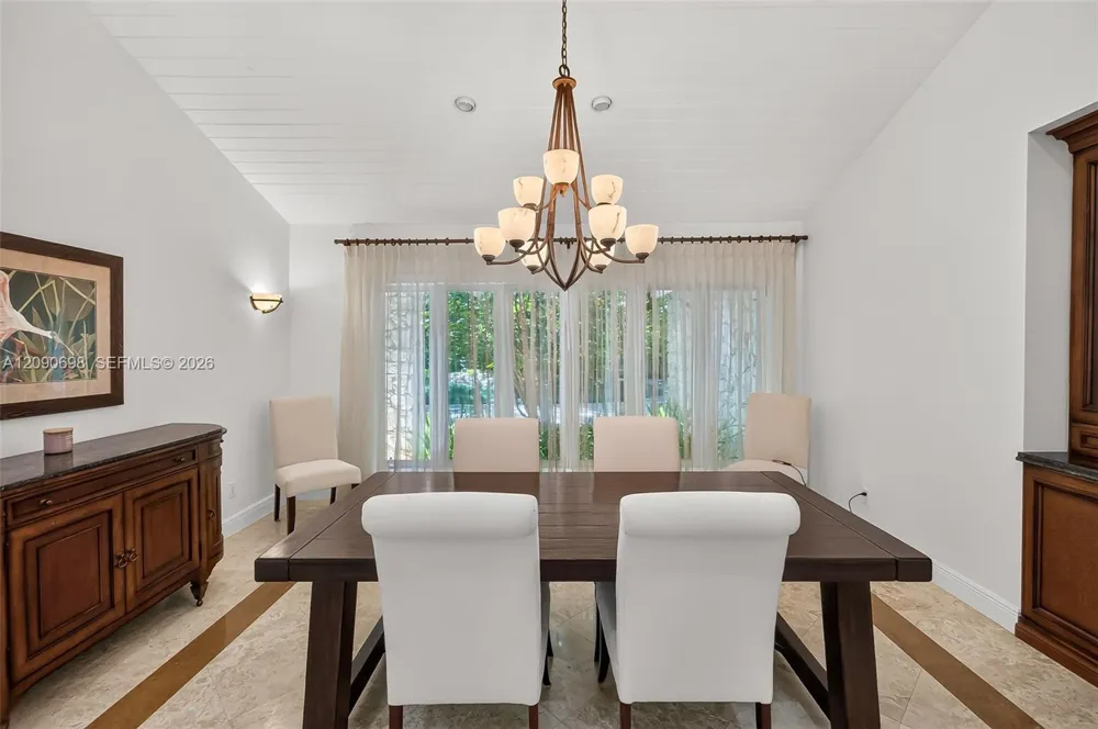 6915 SW 101st St Pinecrest, FL 33156