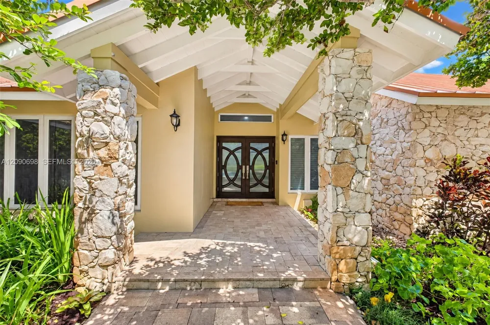6915 SW 101st St Pinecrest, FL 33156