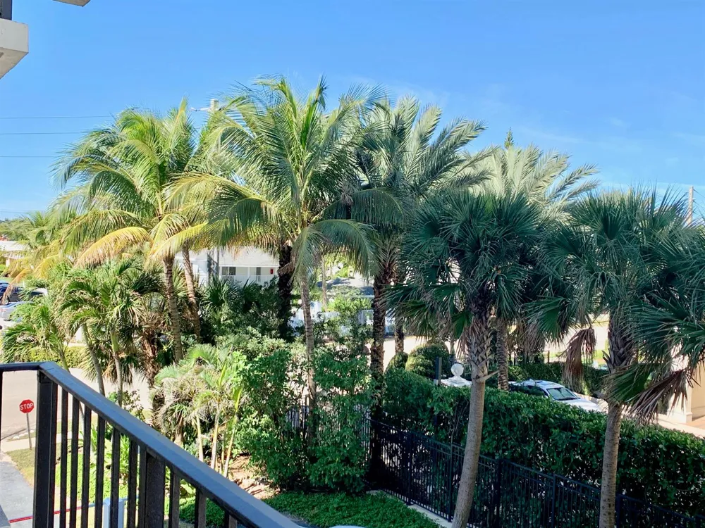 145 Ocean Avenue #303 Palm Beach Shores, FL 33404