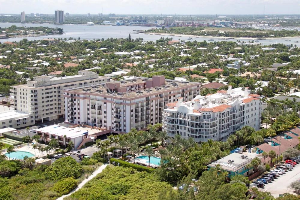 145 Ocean Avenue #303 Palm Beach Shores, FL 33404