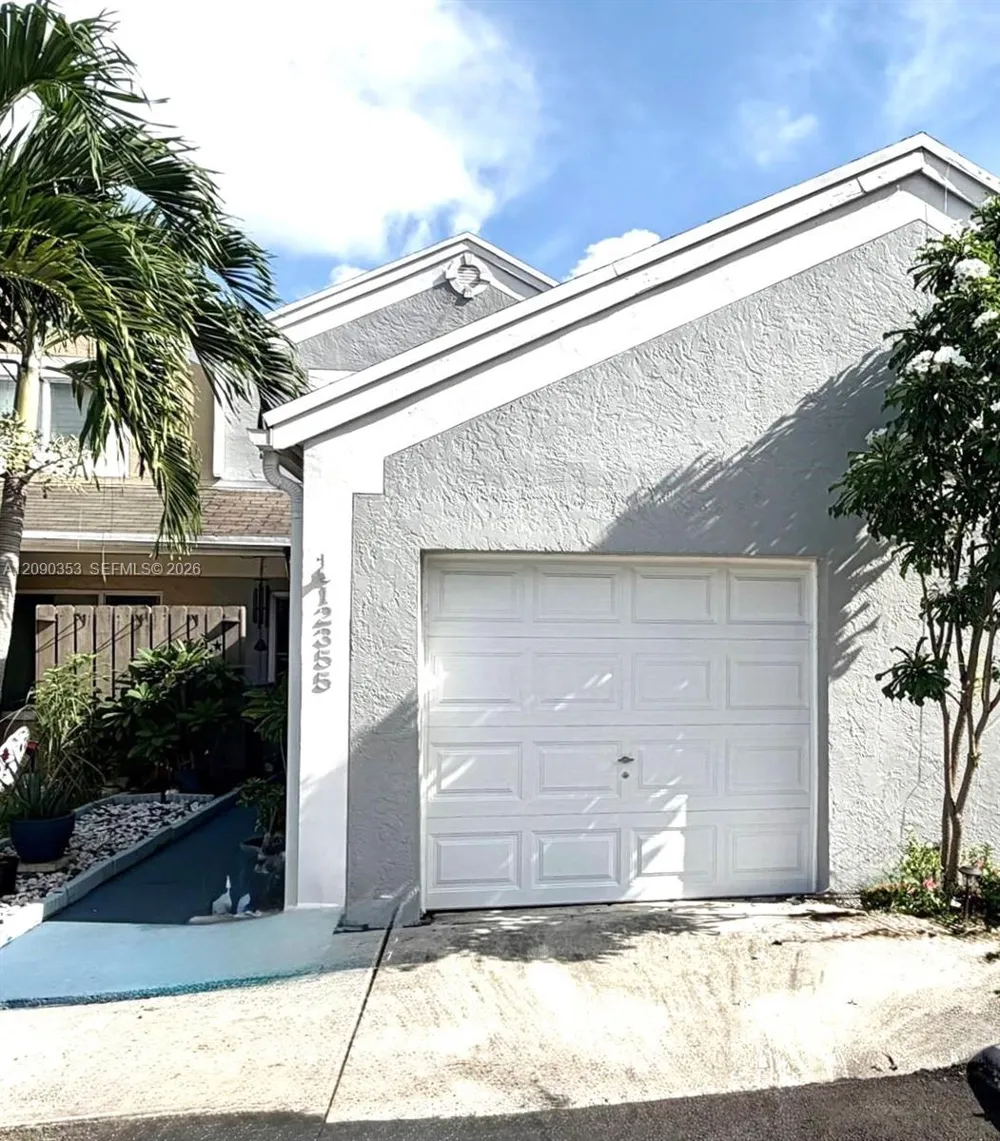 12355 NW 15th St #12355 Pembroke Pines, FL 33026