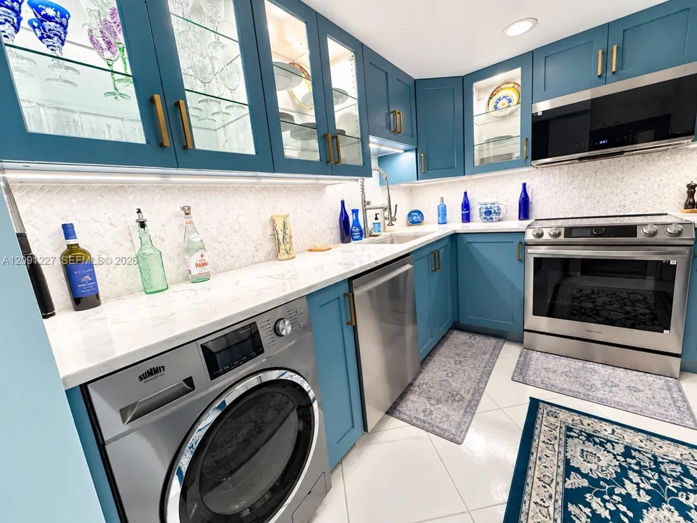 800 West Ave #435 Miami Beach, FL 33139