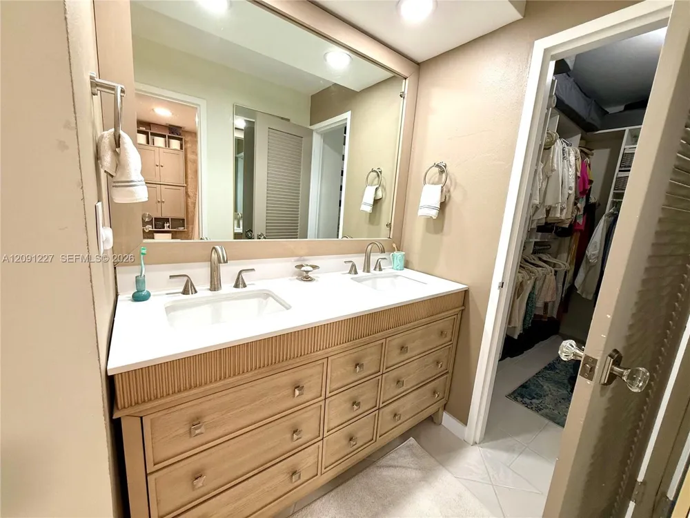 800 West Ave #435 Miami Beach, FL 33139