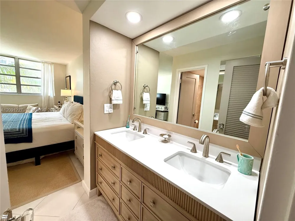 800 West Ave #435 Miami Beach, FL 33139