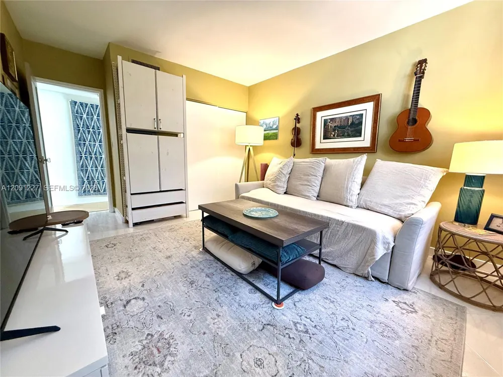 800 West Ave #435 Miami Beach, FL 33139