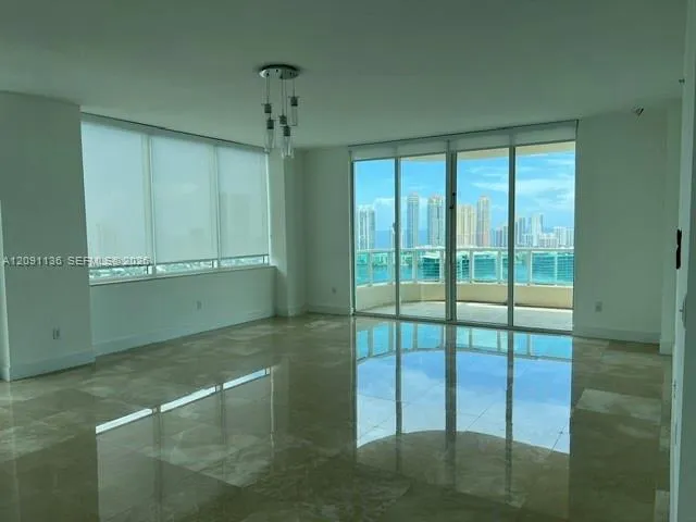 3330 NE 190th St #LPH14 Aventura, FL 33180
