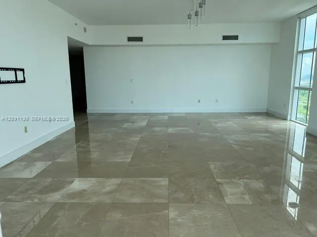 3330 NE 190th St #LPH14 Aventura, FL 33180