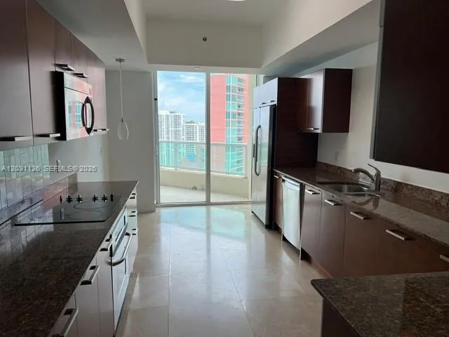 3330 NE 190th St #LPH14 Aventura, FL 33180