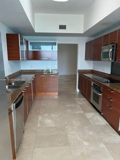 3330 NE 190th St #LPH14 Aventura, FL 33180