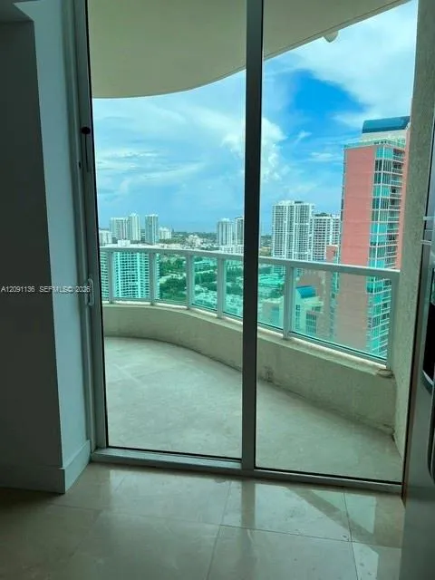 3330 NE 190th St #LPH14 Aventura, FL 33180