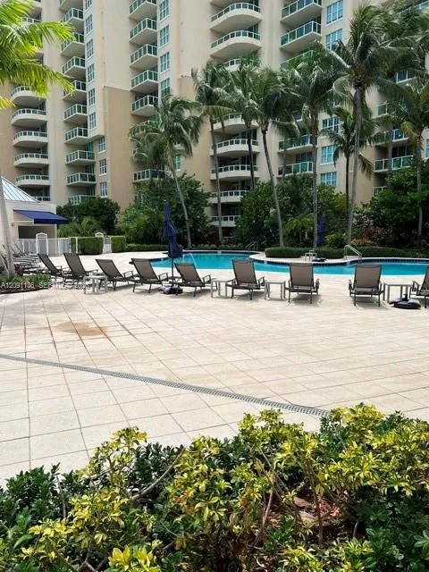 3330 NE 190th St #LPH14 Aventura, FL 33180