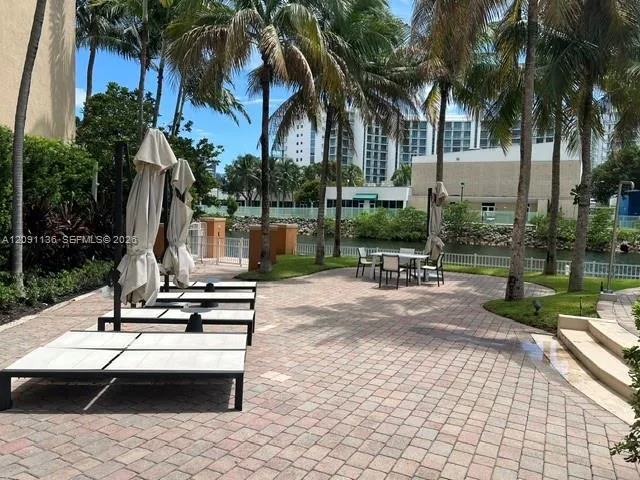 3330 NE 190th St #LPH14 Aventura, FL 33180