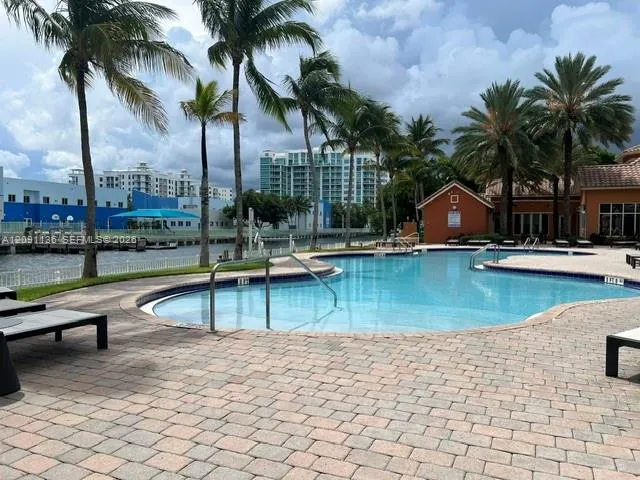 3330 NE 190th St #LPH14 Aventura, FL 33180