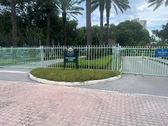3330 NE 190th St #LPH14 Aventura, FL 33180