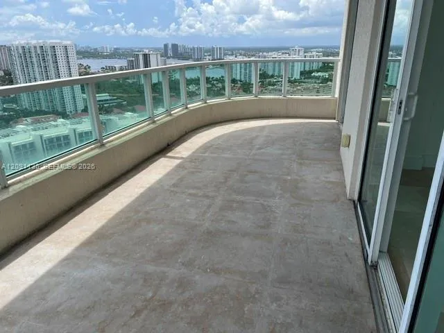 3330 NE 190th St #LPH14 Aventura, FL 33180