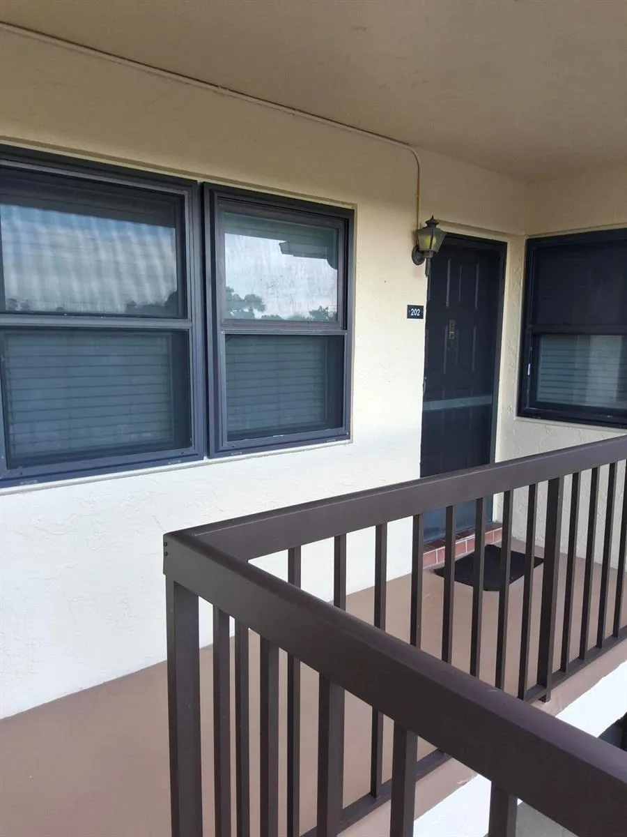 4693 E LUCERNE LAKES BOULEVARD E #202 Lake Worth, FL 33467