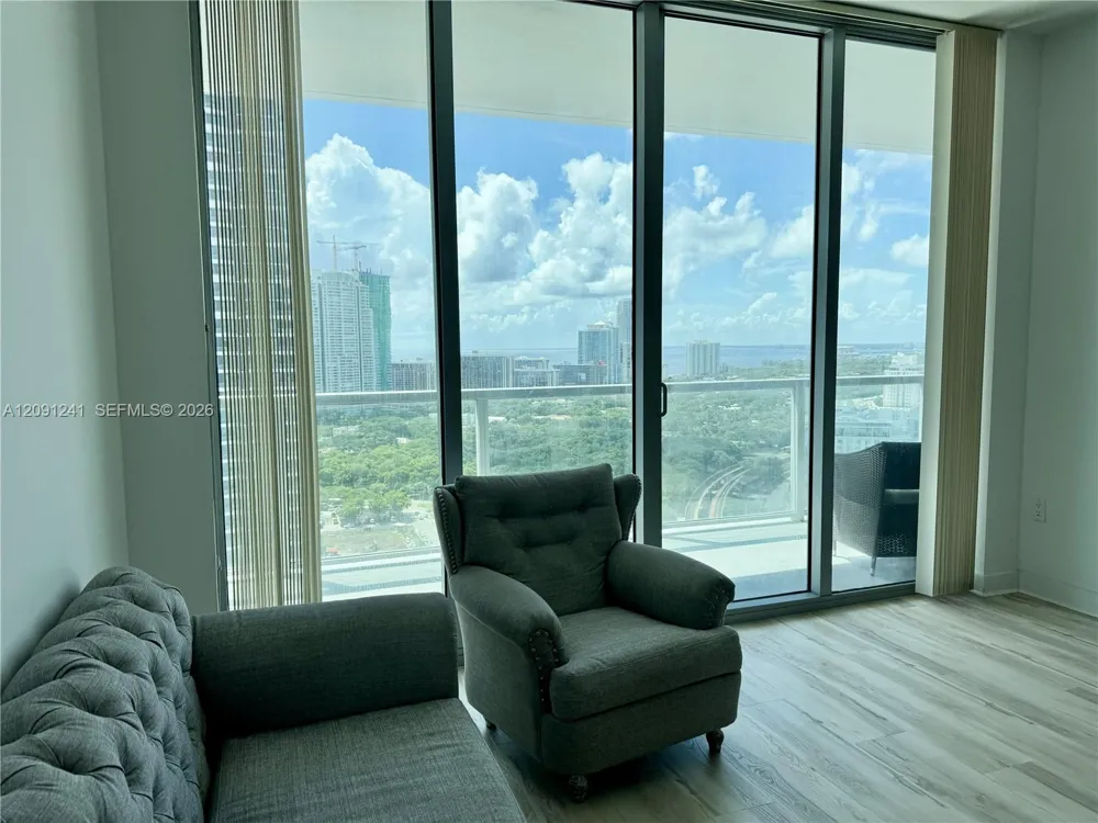 79 SW 12th St #3005 Miami, FL 33130