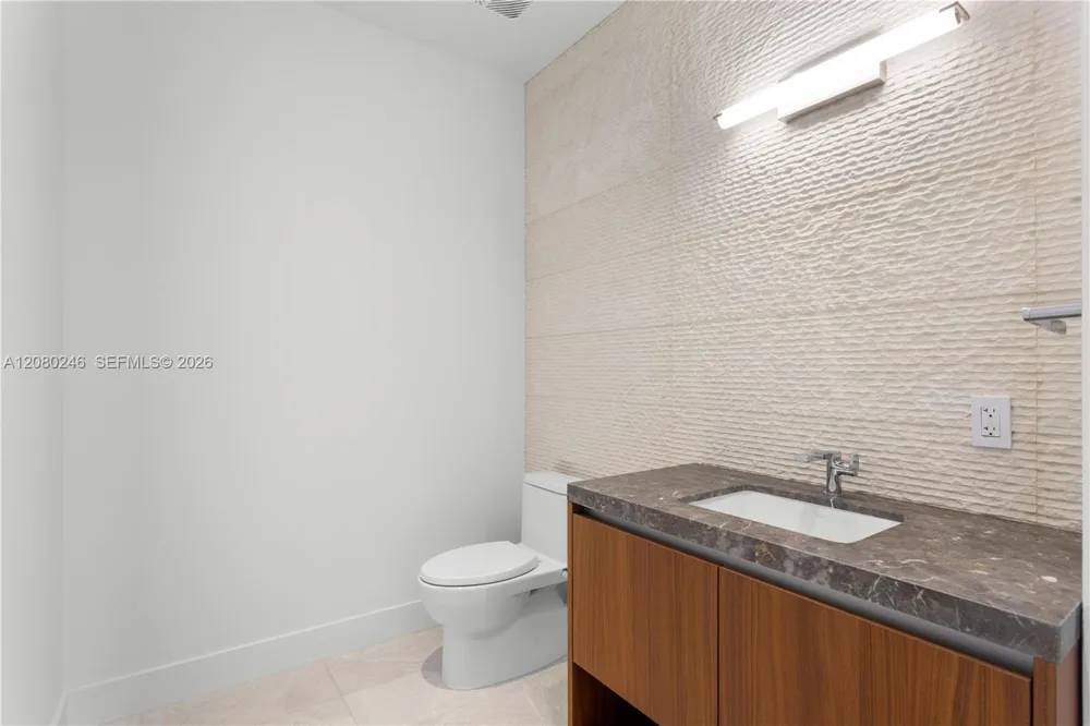 175 SE 25TH RD #2701 Miami, FL 33129