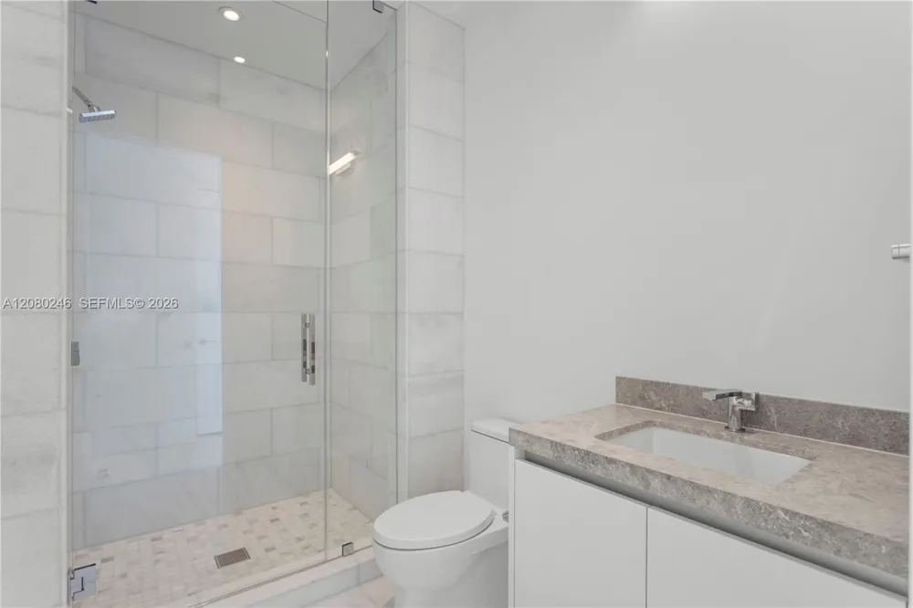 175 SE 25TH RD #2701 Miami, FL 33129