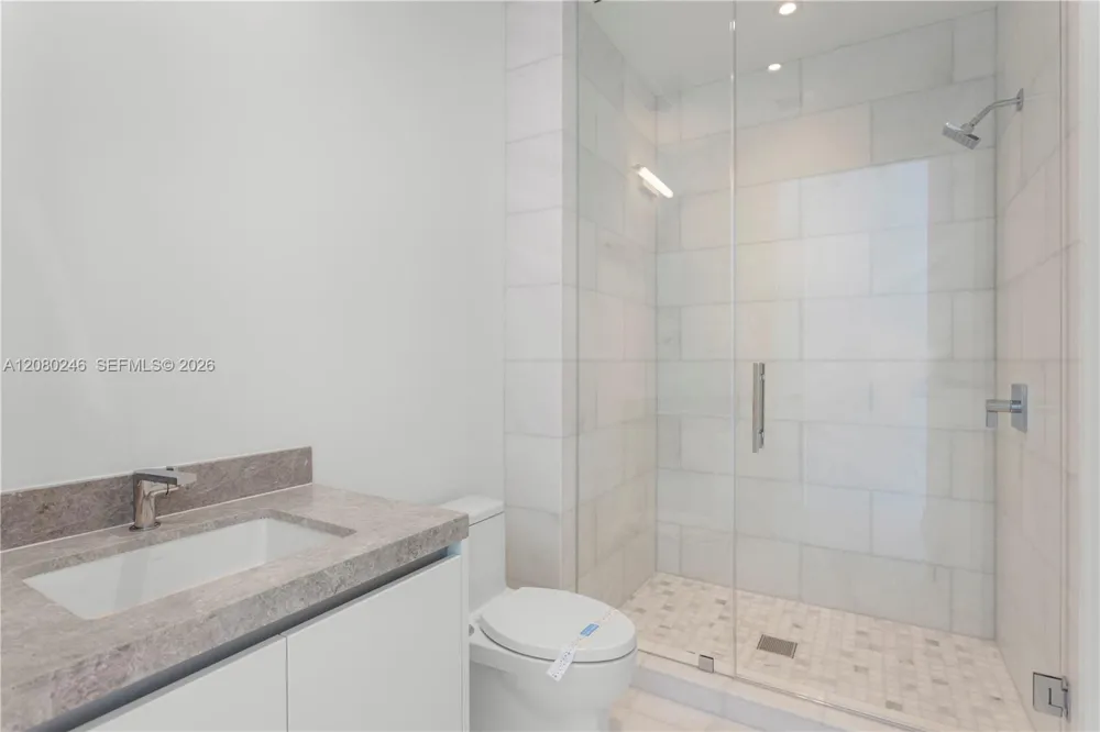 175 SE 25TH RD #2701 Miami, FL 33129