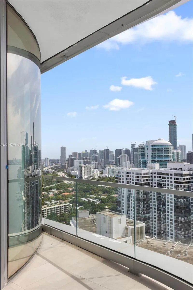 175 SE 25TH RD #2701 Miami, FL 33129