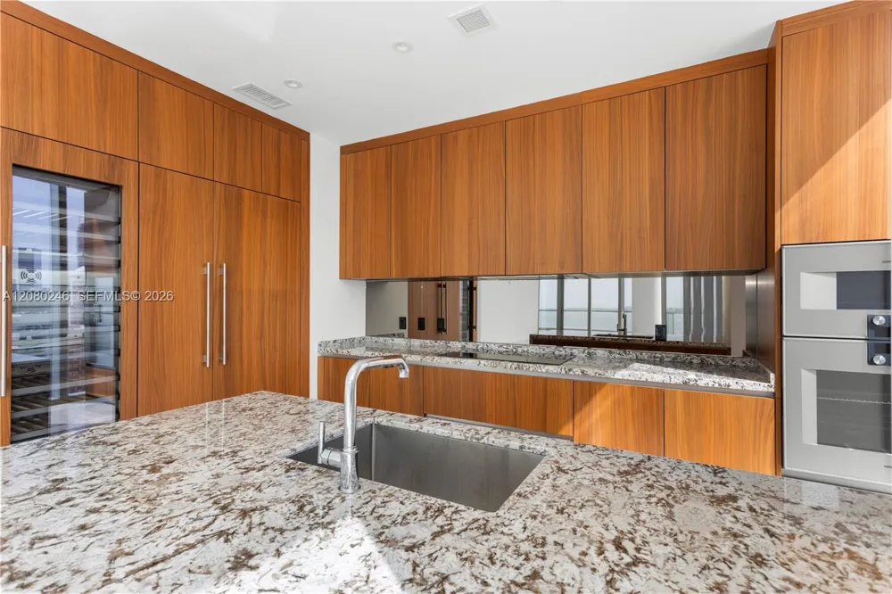 175 SE 25TH RD #2701 Miami, FL 33129