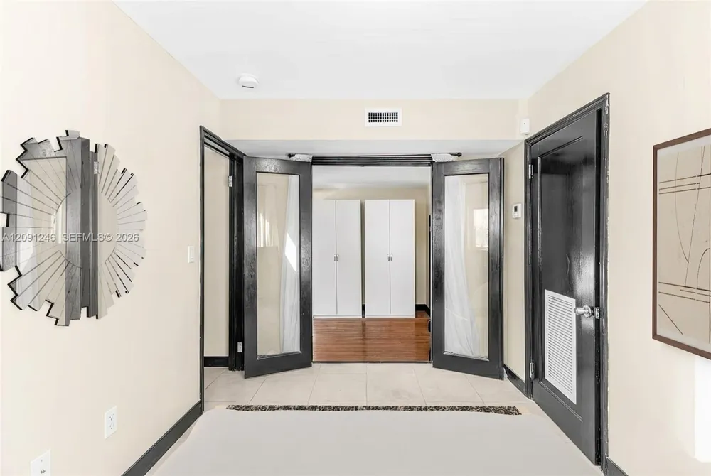 711 14th St #4 Miami Beach, FL 33139