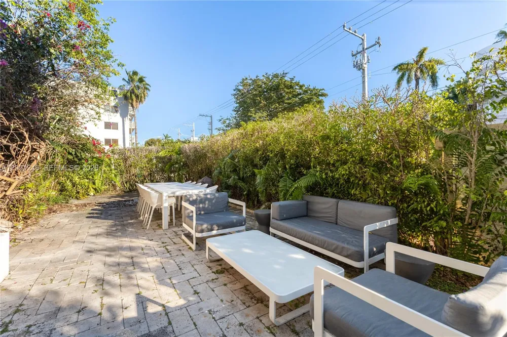 711 14th St #4 Miami Beach, FL 33139