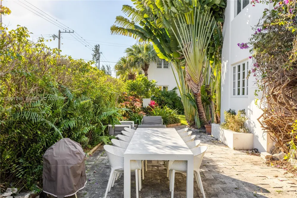 711 14th St #4 Miami Beach, FL 33139