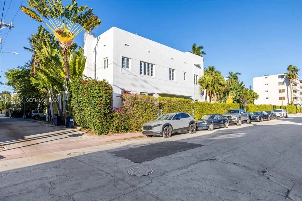 711 14th St #4 Miami Beach, FL 33139