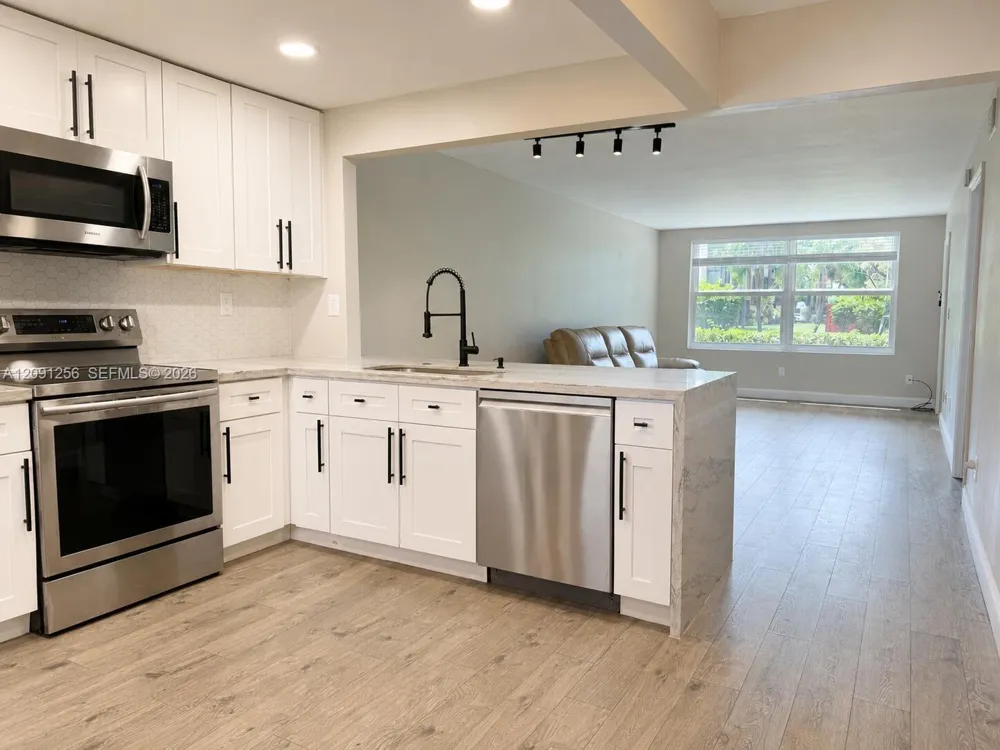 1701 NW 75th Ave #104 Plantation, FL 33313