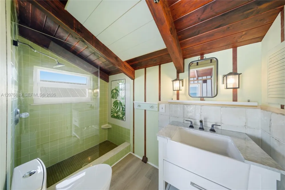 22542 Jolly Roger Lower Keys, FL 33042
