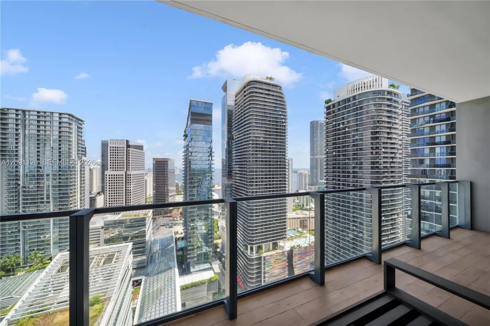 88 SW 7th St #3205 Miami, FL 33130