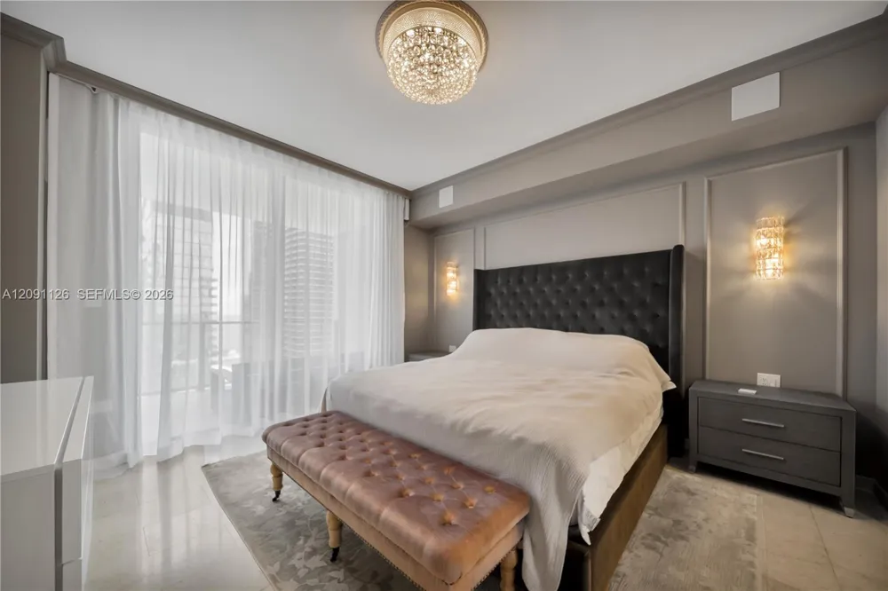 88 SW 7th St #3205 Miami, FL 33130