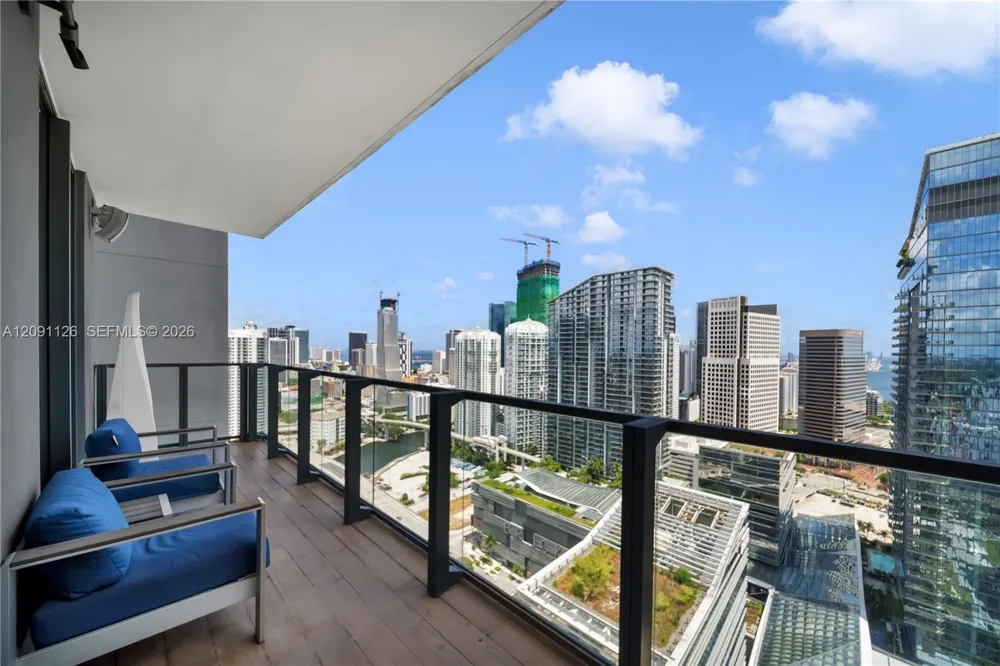 88 SW 7th St #3205 Miami, FL 33130
