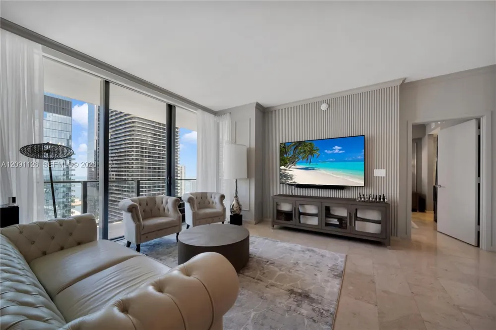 88 SW 7th St #3205 Miami, FL 33130