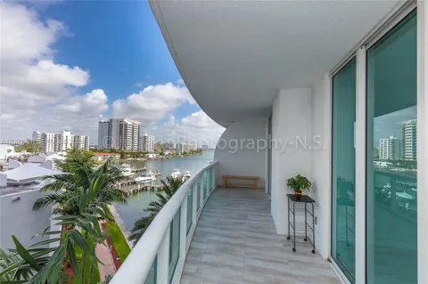 7910 Harbor Island Dr #507
