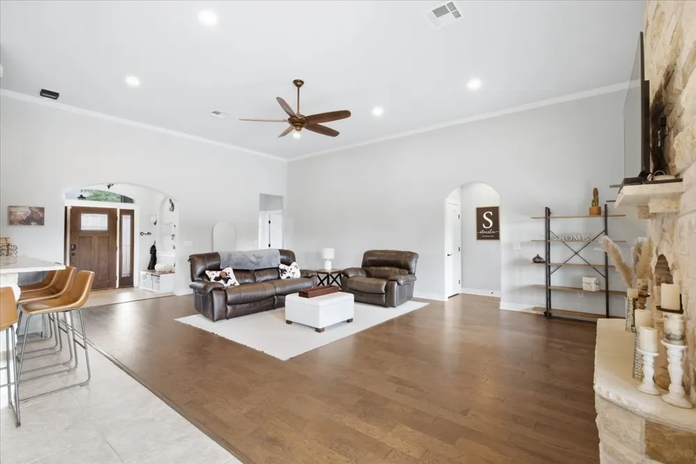 107 E Tanglebriar Court Bastrop, TX 78602