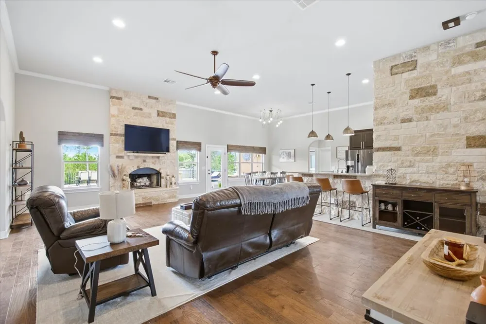 107 E Tanglebriar Court Bastrop, TX 78602