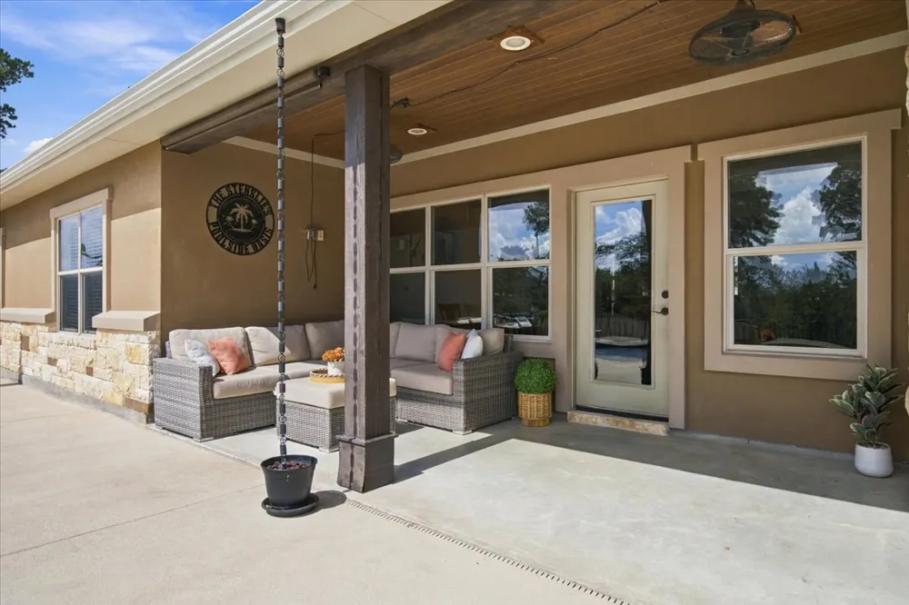 107 E Tanglebriar Court Bastrop, TX 78602